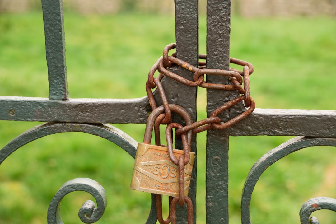 Приватный DNS-резолвер: как защитить свои крипто-транзакции